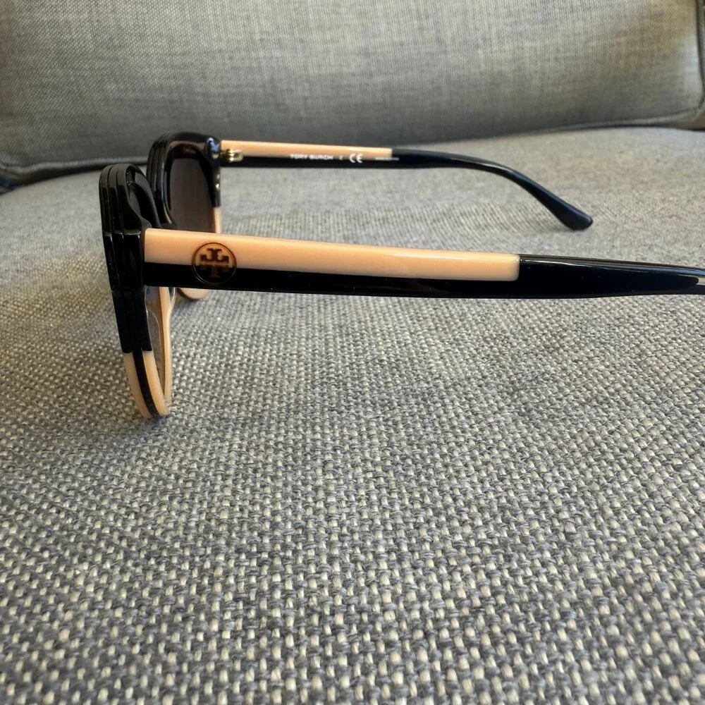 NWOT Tory Burch Panama Sunglasses Black Cream - Picture 5 of 12